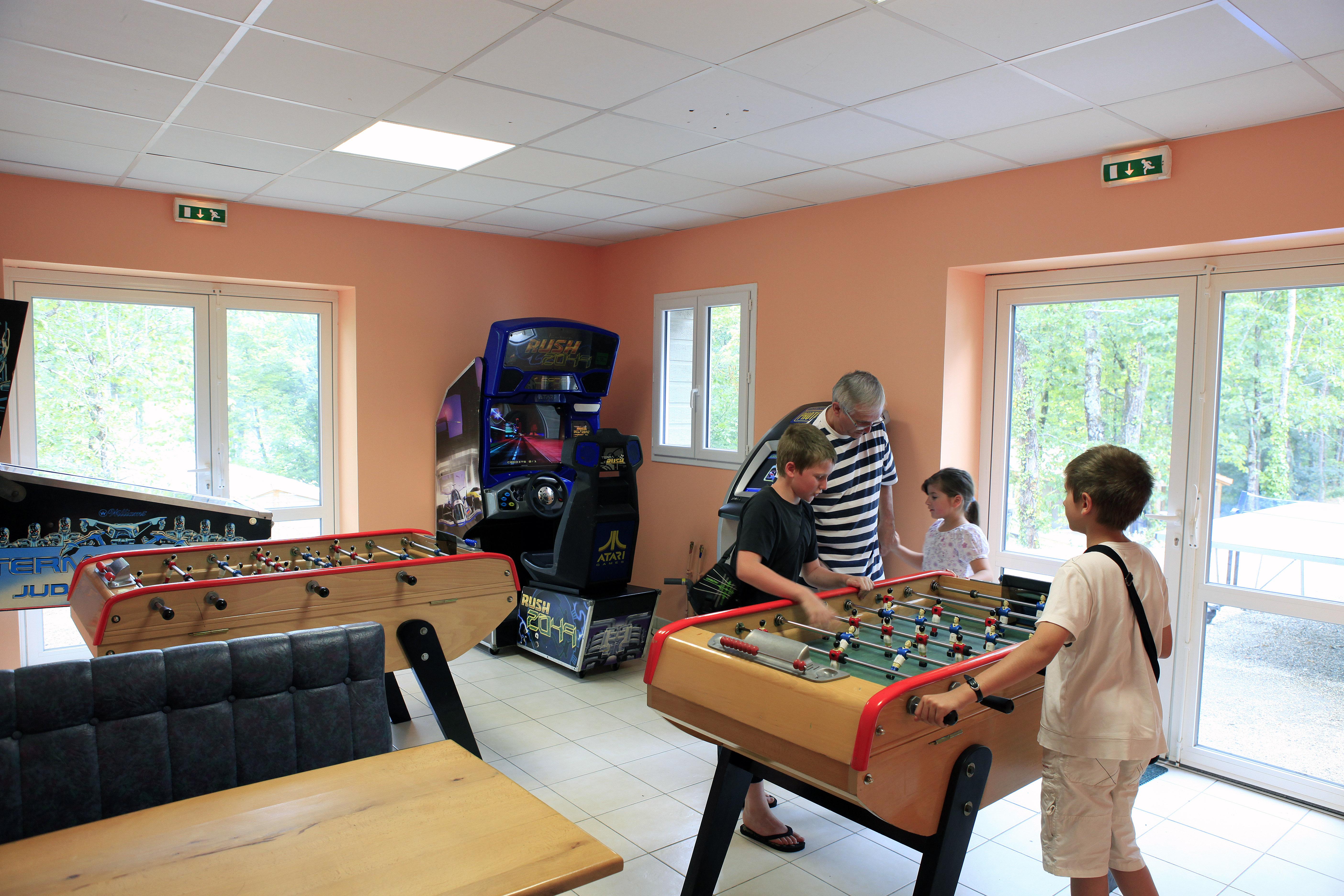 法兰西泰尔阿莫德拉克假日公园 Monclar-de-Quercy 外观 照片