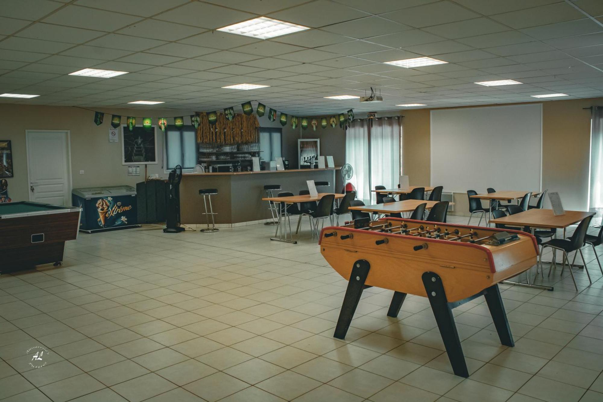 法兰西泰尔阿莫德拉克假日公园 Monclar-de-Quercy 外观 照片