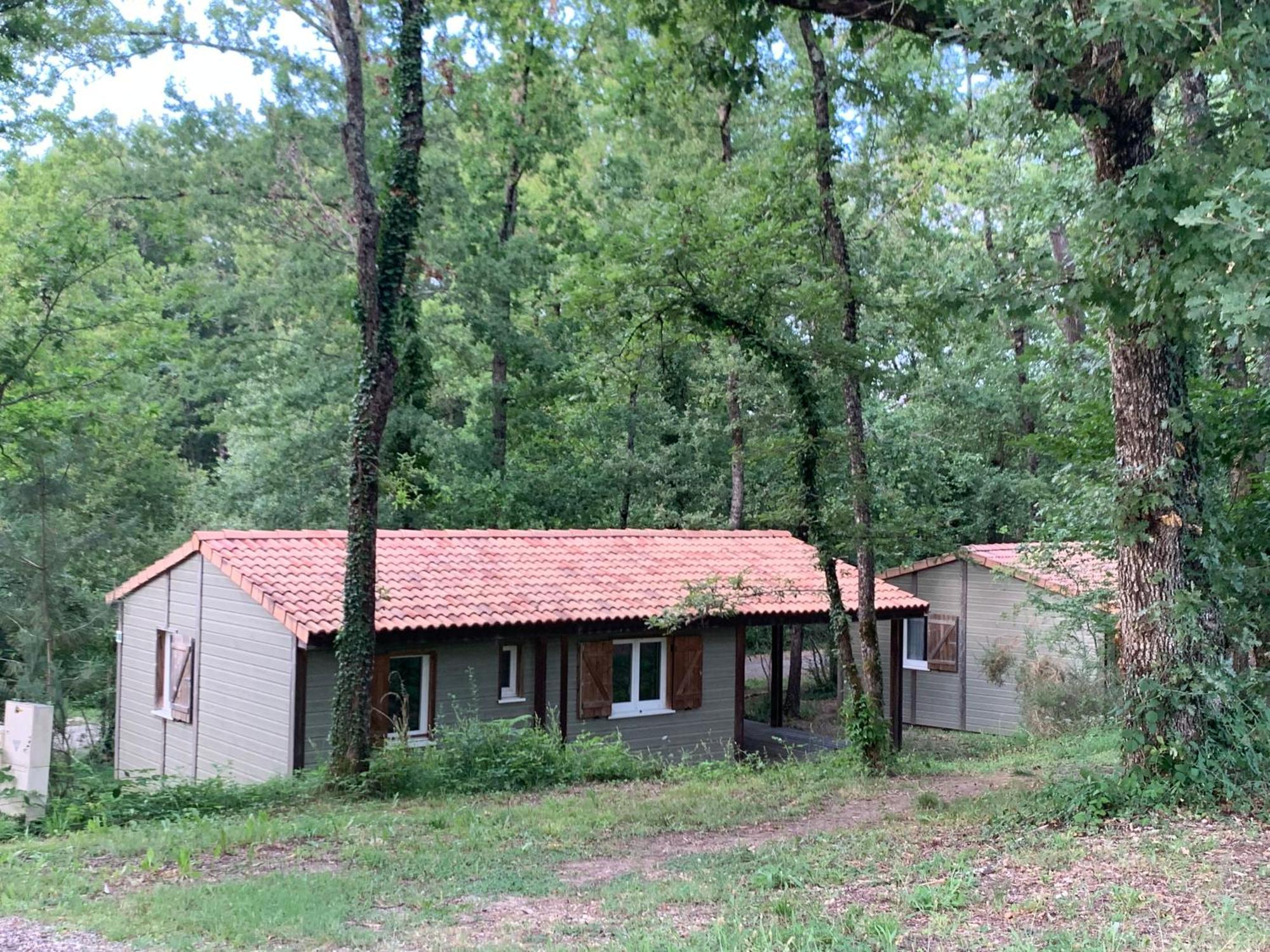 法兰西泰尔阿莫德拉克假日公园 Monclar-de-Quercy 外观 照片