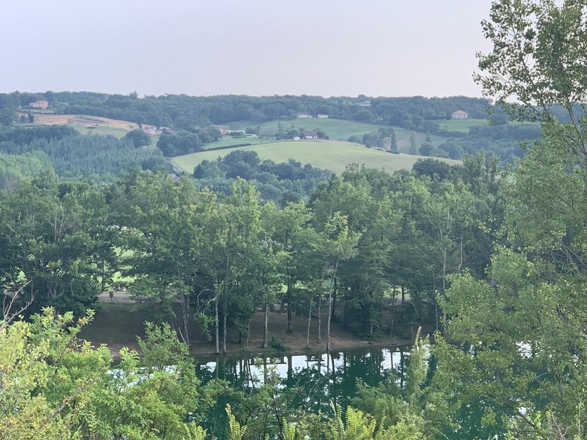 法兰西泰尔阿莫德拉克假日公园 Monclar-de-Quercy 外观 照片